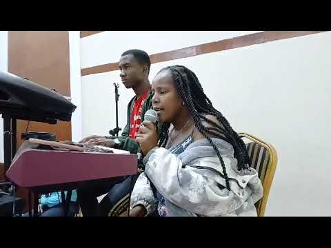 I KNOW MY REDEEMER LIVES - GOSPEL MUSIC VIDEO BY TABITHA